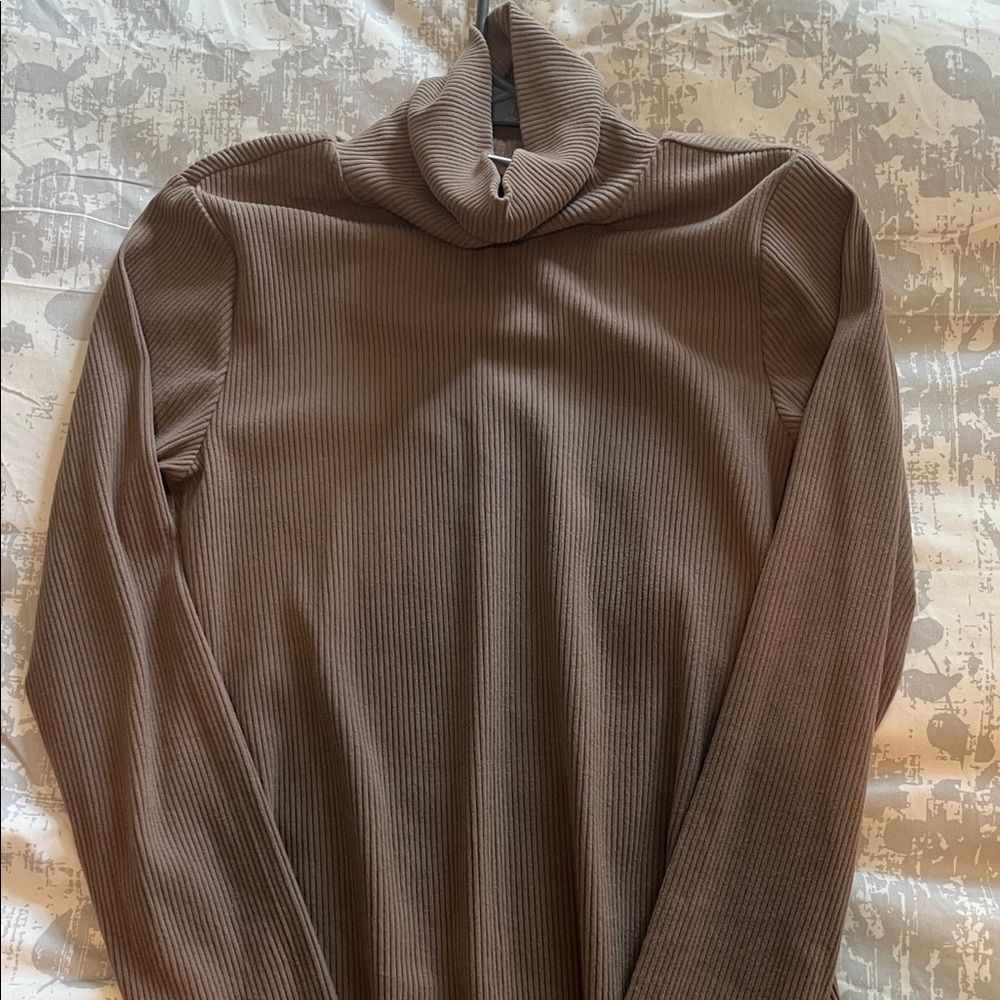 Old Navy Ribbed Maternity Long Sleeve Dress in Taupe Medium - Picture 3 of 5